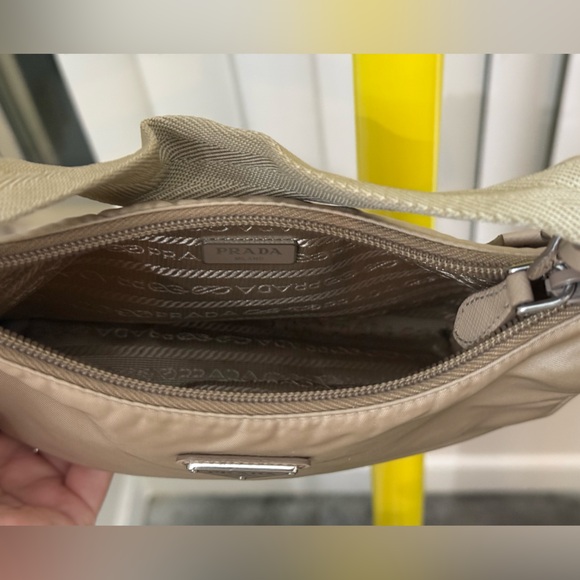 Prada Re-Edition 2005 Re-Nylon and Saffiano mini bag - Picture 5 of 9